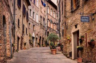 Von Florenz aus: PRIVATE Tour durch San Gimignano und Volterra