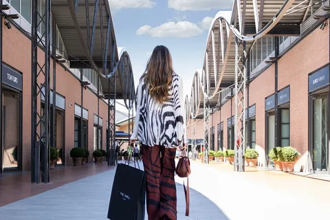 From Florence: PRIVATE Shopping at The Mall & Prada Outlet