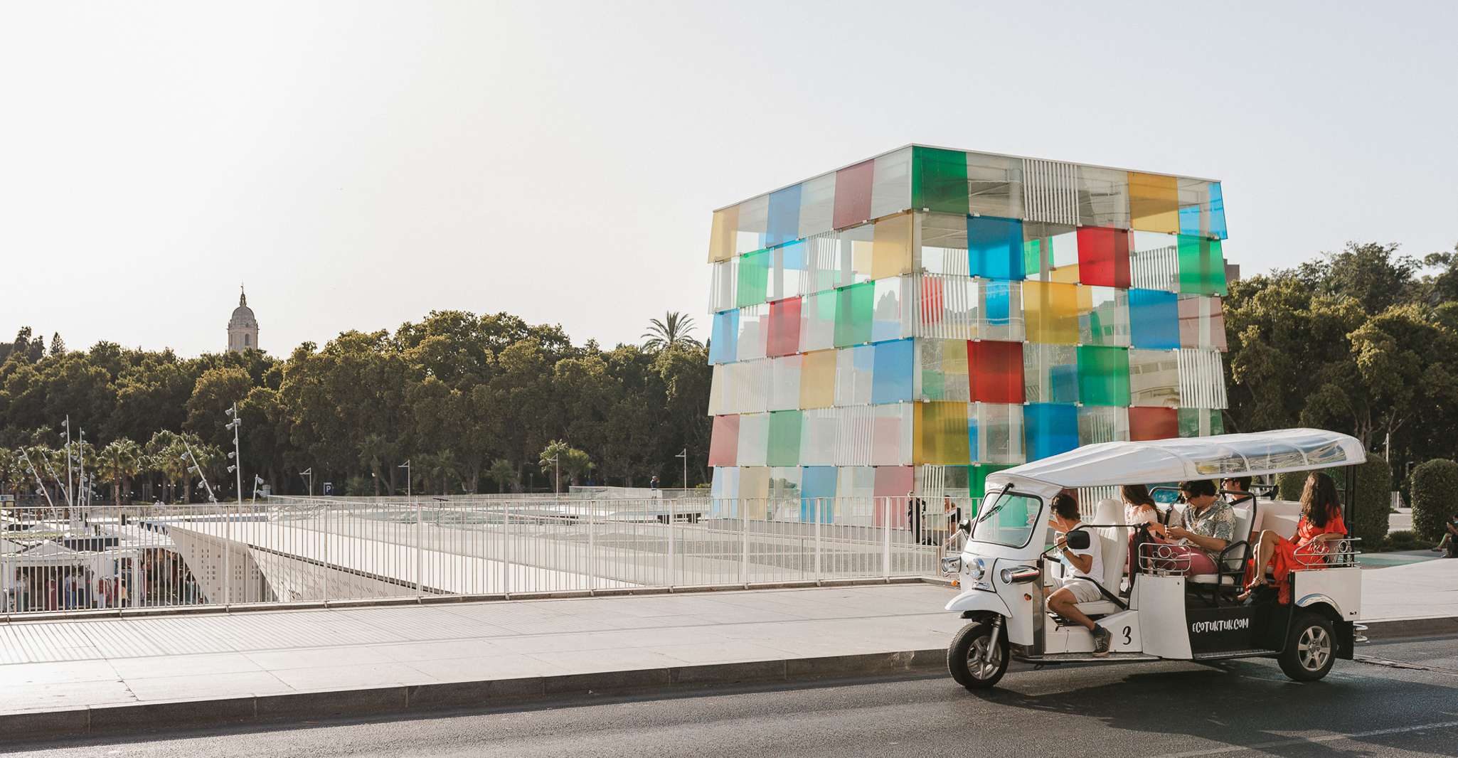 Malaga, Stadtrundfahrt von Private Eco Tuk Tuk - Hizvo