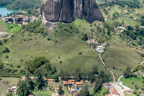 Guatapé: 6-minute scenic helicopter flight over the reservoir