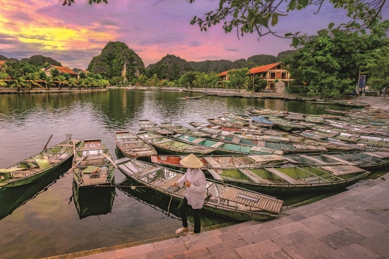 De Hanoi: visite touristique et à vélo de Hoa Lu et Tam CocVisite partagée avec point de rencontre
