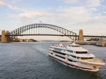 Sydney: 90-minütige Hafenrundfahrt mit Live-Musik und Tapas-Menü Sydney: 90-minütige Hafenrundfahrt mit Live-Musik und Tapas-Menü