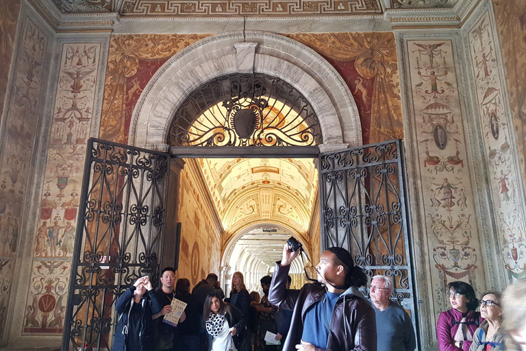 Rome: Vatican Museums Tour - Priority Access Guided Tour in Spanish