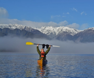 Franz Josef: 3-Hour Kayak Tour on Lake Mapourika
