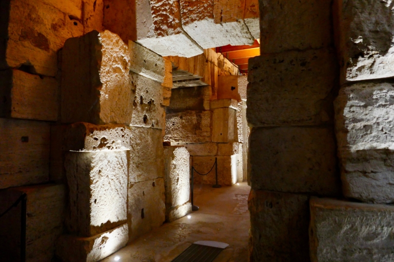 Roma: tour guiado por la arena y el metro del ColiseoTour privado en italiano - Coliseo subterráneo y arena