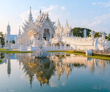 From Chiang Mai: Chiang Rai Famous Temples Guided Tour