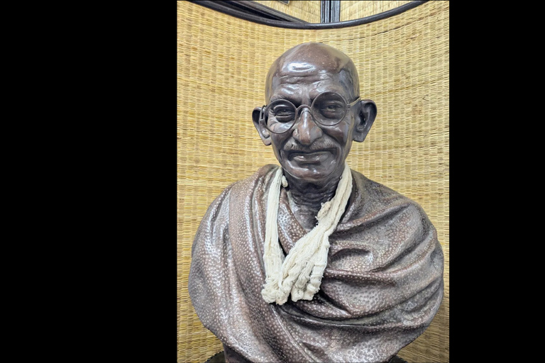 Mumbai: Half Day Sightseeing Tour with Elephanta Caves Mumbai: Half Day Sightseeing Tour with Meeting Point