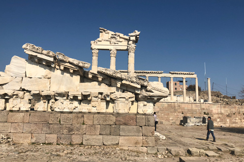 From Istanbul: Ancient Pergamon Day Trip with Flights