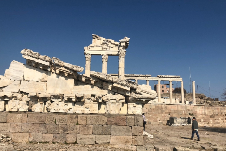 From Istanbul: Ancient Pergamon Day Trip with Flights