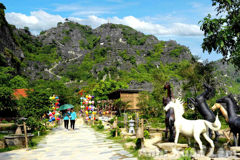 من نينه بينه: قارب ترانج آن وكهف موا وهوا لو وبيتش دونغ