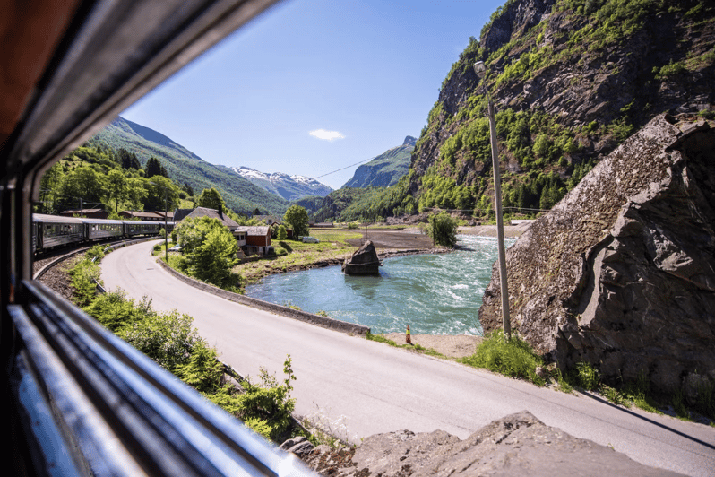 Bergen: la leggendaria ferrovia di Flåm e crociera nei fiordi UNESCO con pranzo