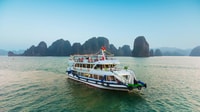 Ha Long Bay Luxury Day Cruise con pranzo a buffet di piccoli gruppi - Housity