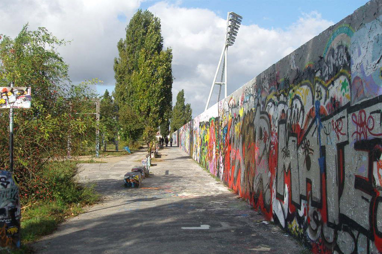 Berlinmuren: Guidad rundtur i liten gruppBerlinmuren: Guidad rundtur i liten grupp – på tyska