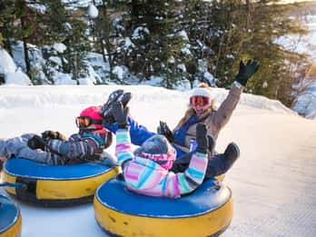 Québec (Stadt): Snow Tubing im Village Vacances Valcartier Québec (Stadt): Snow Tubing im Village Vacances Valcartier