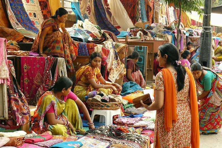 Delhi : Private Shopping Tour with Spice Market Visit Shopping Tour with Guide Only