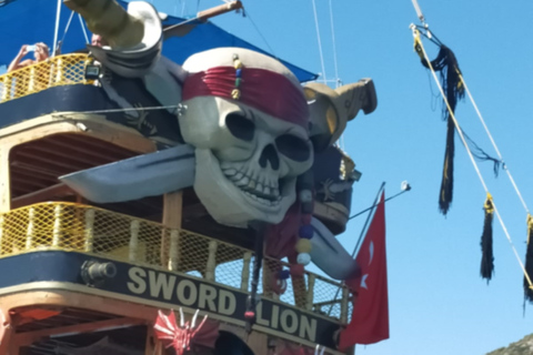 Alanya: Pirate Cruise with Shows, Lunch & Swim Stops