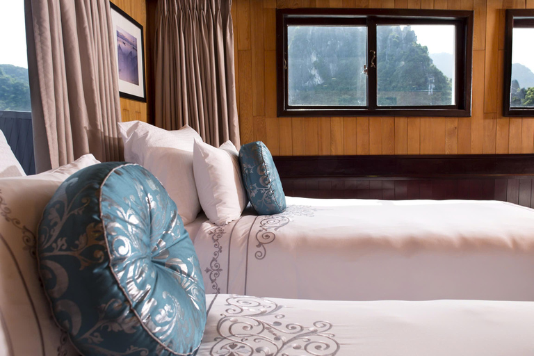Hanoi: 2-Day Ha Long Bay/Bai Tu Long Bay Boutique Cruise Option 1: Ha long bay Route 2