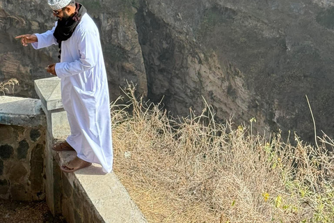 East Salalah by Day & Night: Camels, Waterfalls & Souqs Tour