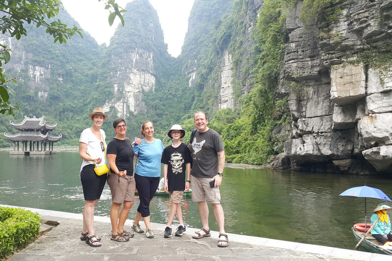 Hanoi: Hoa Lu, Trang An-boottocht & Hang Mua-wandeldagtrip