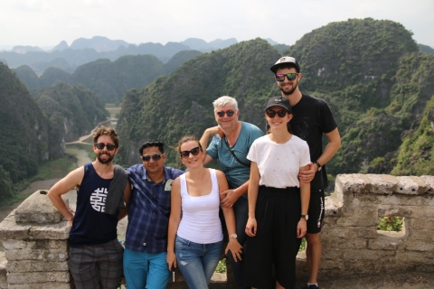 Hanoi: całodniowa wycieczka Hoa Lu, Hang Mua i Tam Coc