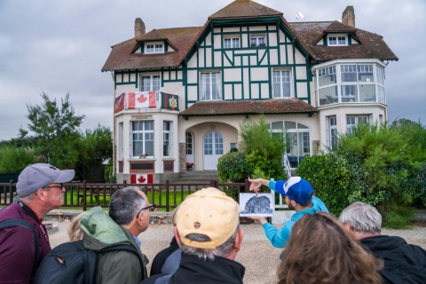 Plage canadienne de Juno Beach en Normandie, petit groupe, au départ de Paris