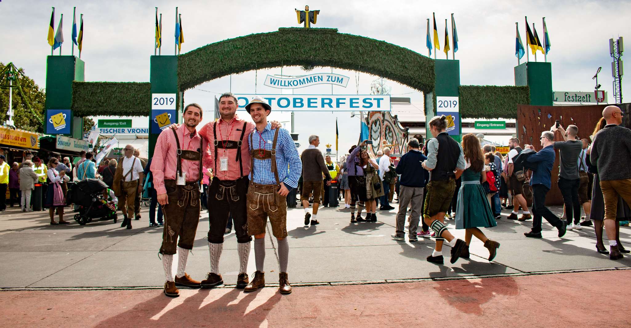 Munich: Oktoberfest Tour with Tent Reservation, Food & Beer photo 6