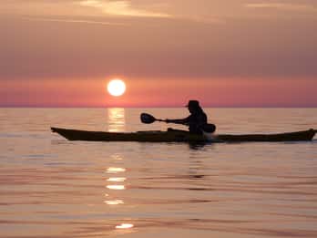Milos: Sea Kayaking Trip at Sunset with Snack