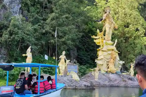 Bali: Trunyan Village and Lake Batur Boat Tour