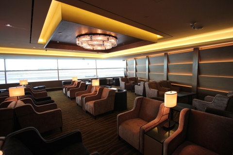 Toronto: Pearson Airport (YYZ) Plaza Premium Lounge Access International Departures T3 - 6 Hours