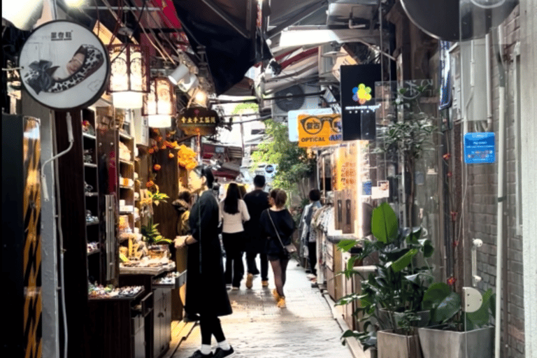 Shanghai: Jingan Temple, Tianzifang, and Shikumen Day Tour Shanghai: Jingan Temple, Tianzifang, and Shikumen Day Tour