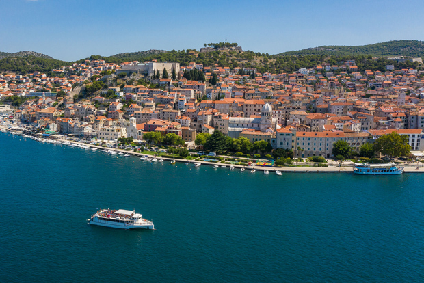 Ab Vodice: Nationalpark Krka Wasserfälle-Bootstour