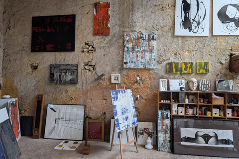 Blaye: the secrets of Blaye, wine, art, history and old cars