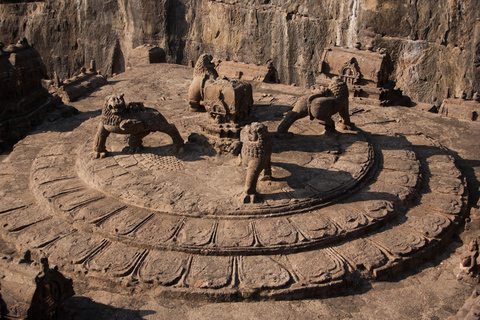 Erschwingliche Taxifahrt von Aurangabad zu den Ajanta &amp; Ellora Höhlen