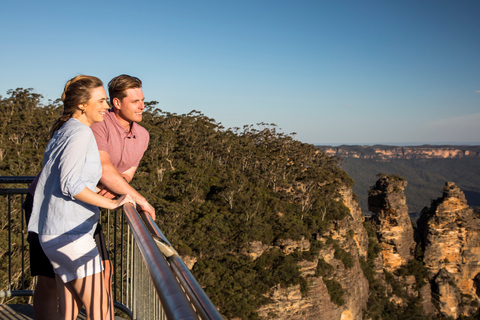 Sidney Excursión de un día a la cascada Bushwalk y a la puesta de sol en la Montaña AzulSídney: tour al atardecer por las Montañas Azules