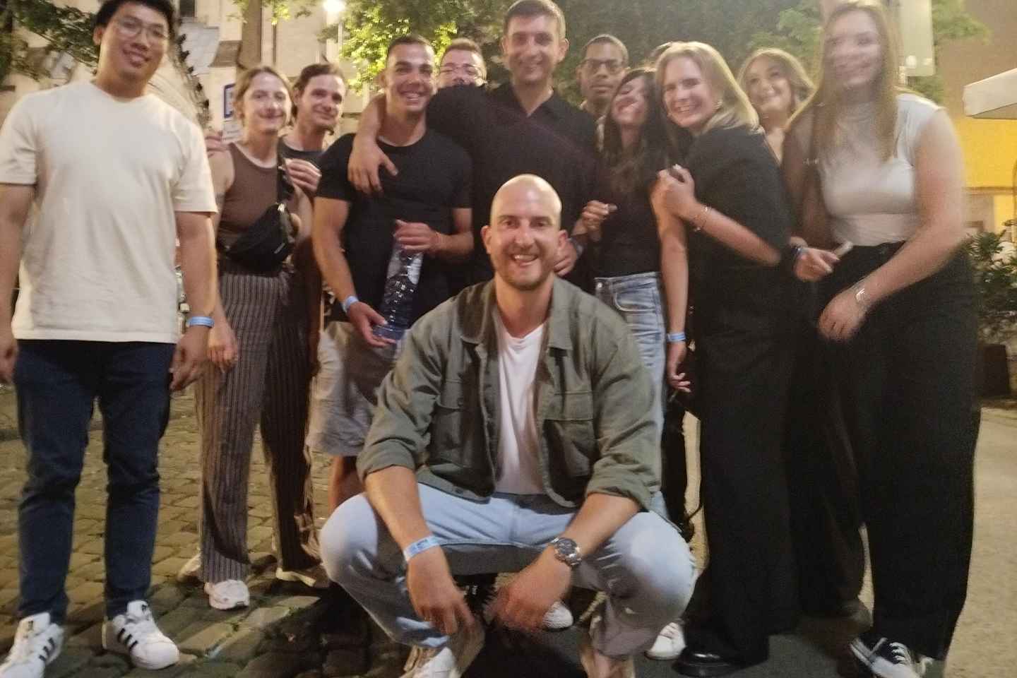 ケルン ナイトライフ パブクロール ショット パーティー