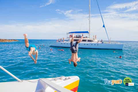 Cabo San Lucas: 4-Hour Snorkeling Cruise with Open Bar