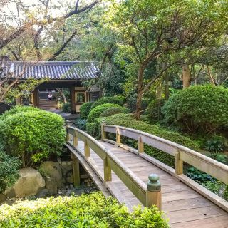 Tokyo: Shinagawa Temples and Gardens Private Walking Tour