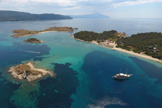 From Ouranoupoli: Blue Lagoon Two Island Cruise