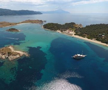 From Ouranoupoli: Blue Lagoon Two Island Cruise