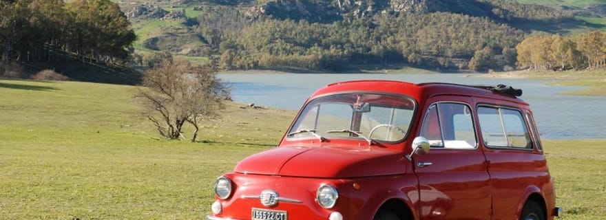Au départ de Catane : la visite du Parrain en voiture ancienne