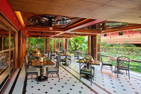 Bangkok: Jim Thompson, Un ristorante tailandese Pacchetti F&amp;BJim's Sharing Set per 2 persone, incluso 1 drink a persona