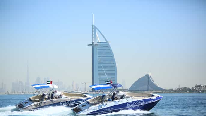 dubai marina private boat tour palm jumeirah sightseeing