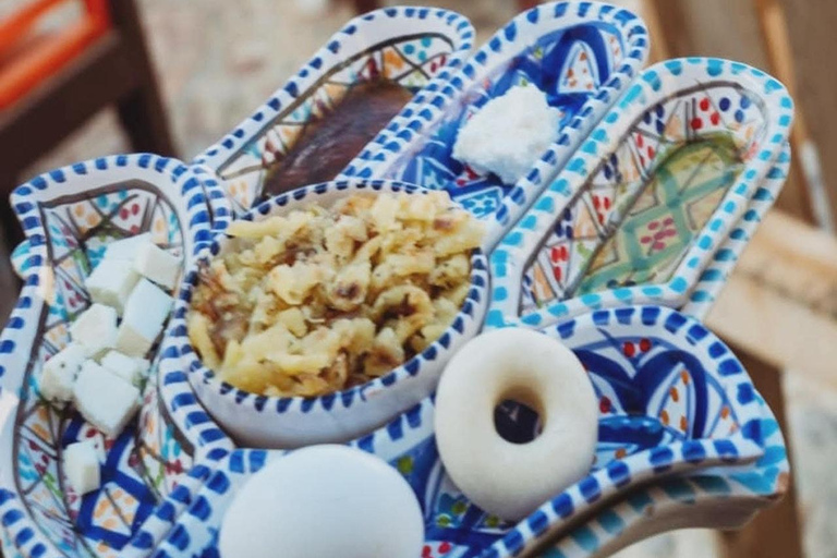 Immersione berbera a Zriba Ollya e degustazione di sapori localiImmersione berbera a Zriba Ollya e assaggio dei sapori locali