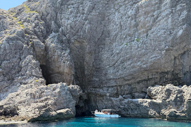 Marettimo: tour of the wonders of the wildest island in the Egadi archipelago Marettimo: tour among the wonders of the wildest island of the Egadi Islands
