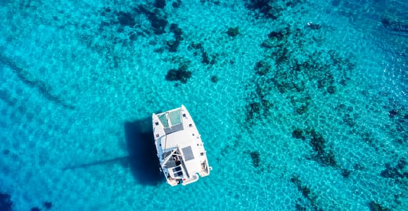 Paros: Private Catamaran Cruise with Chef&#39;s Signature Dishes