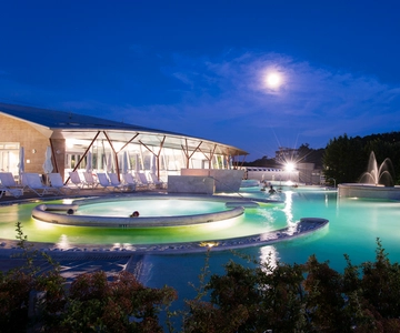 Ingresso alle piscine termali Theia