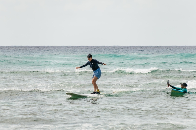 Oahu: Cabalga las olas de la playa de Waikiki con una clase de surfOahu: Surca las olas de la playa de Waikiki con una clase de surf
