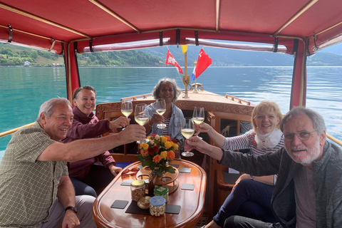 Privéboottocht op het Vierwoudstedenmeer vanuit Luzern