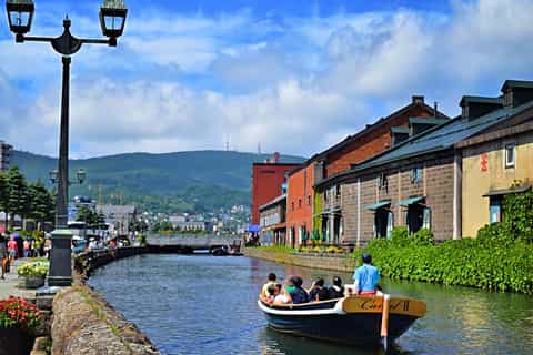 Otaru: Private Guided Walking Tour with Local Guide