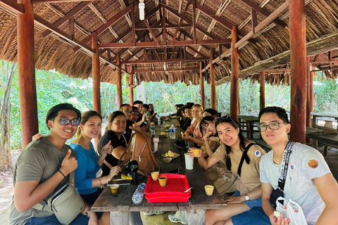 Ho Chi Minh City: Cu Chi Tunnels Half-Day Tour with Snacks VIP Tour (Maximum 10 People)